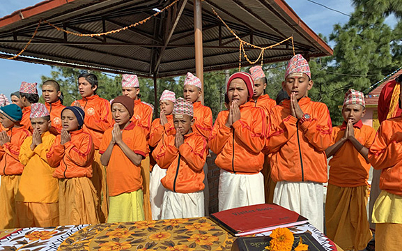 Lothar mit Pandits