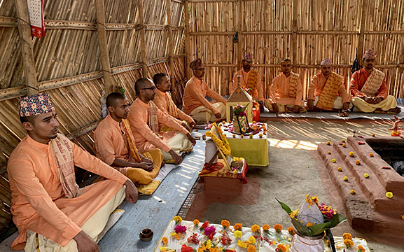 Lothar mit Pandits