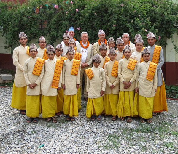 Lothar Pirc besucht die Gurukul in Siphal Chauri, Kathmandu, Nepal